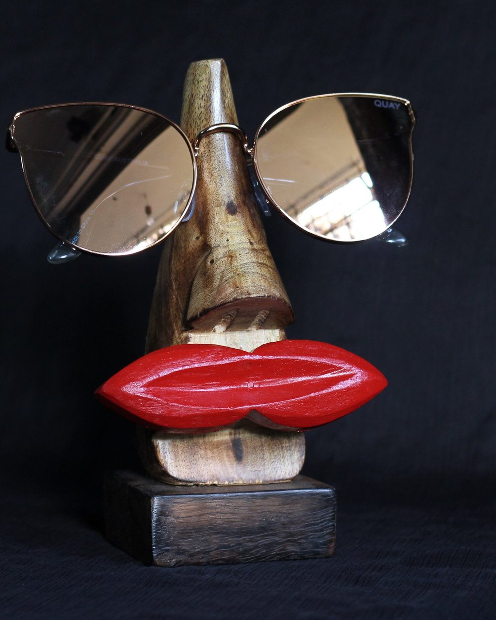 Spectacles Stand